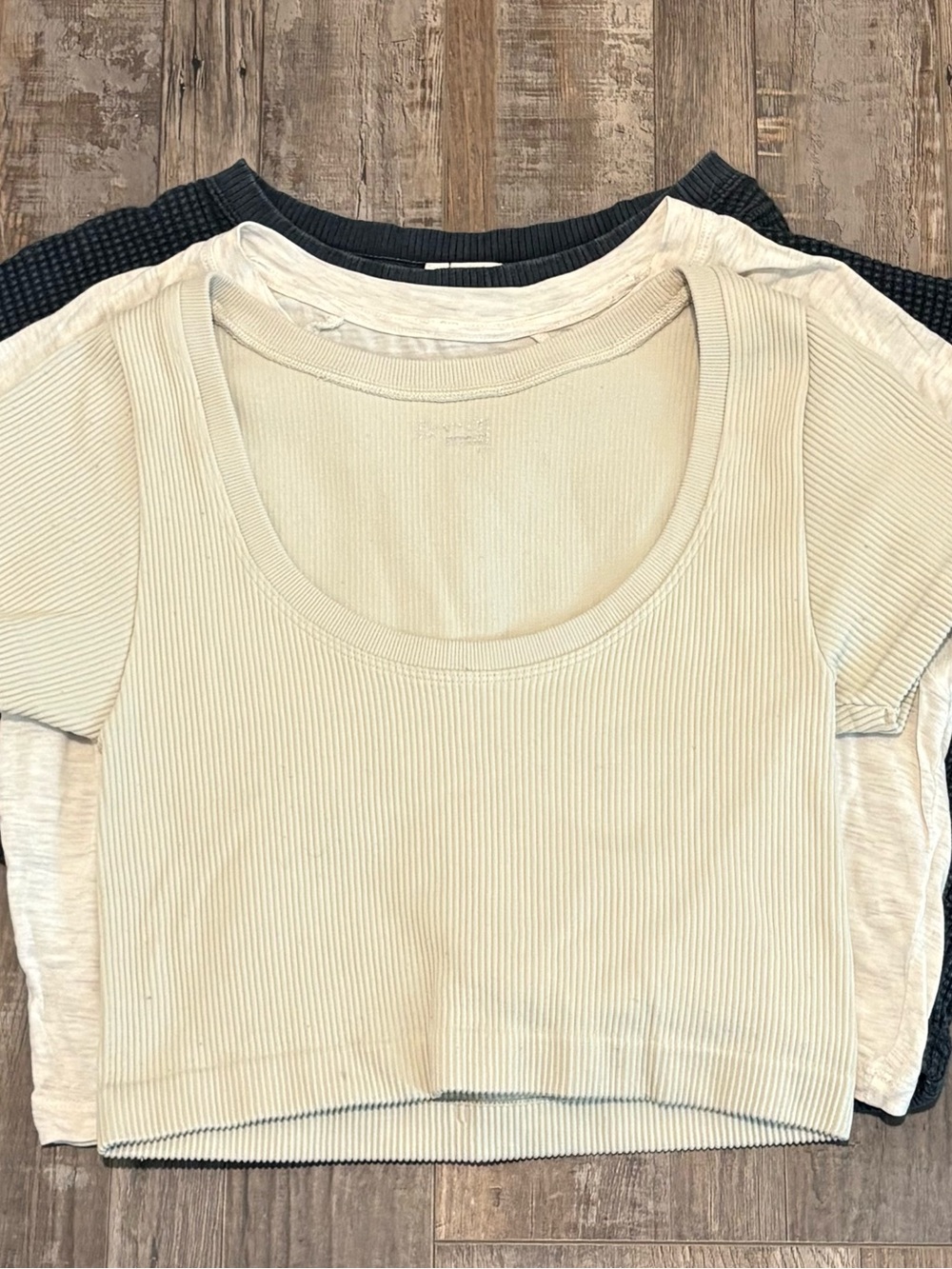 Offline by Aerie Crop Top Size Small Bundle of Four - Picture 2 of 4